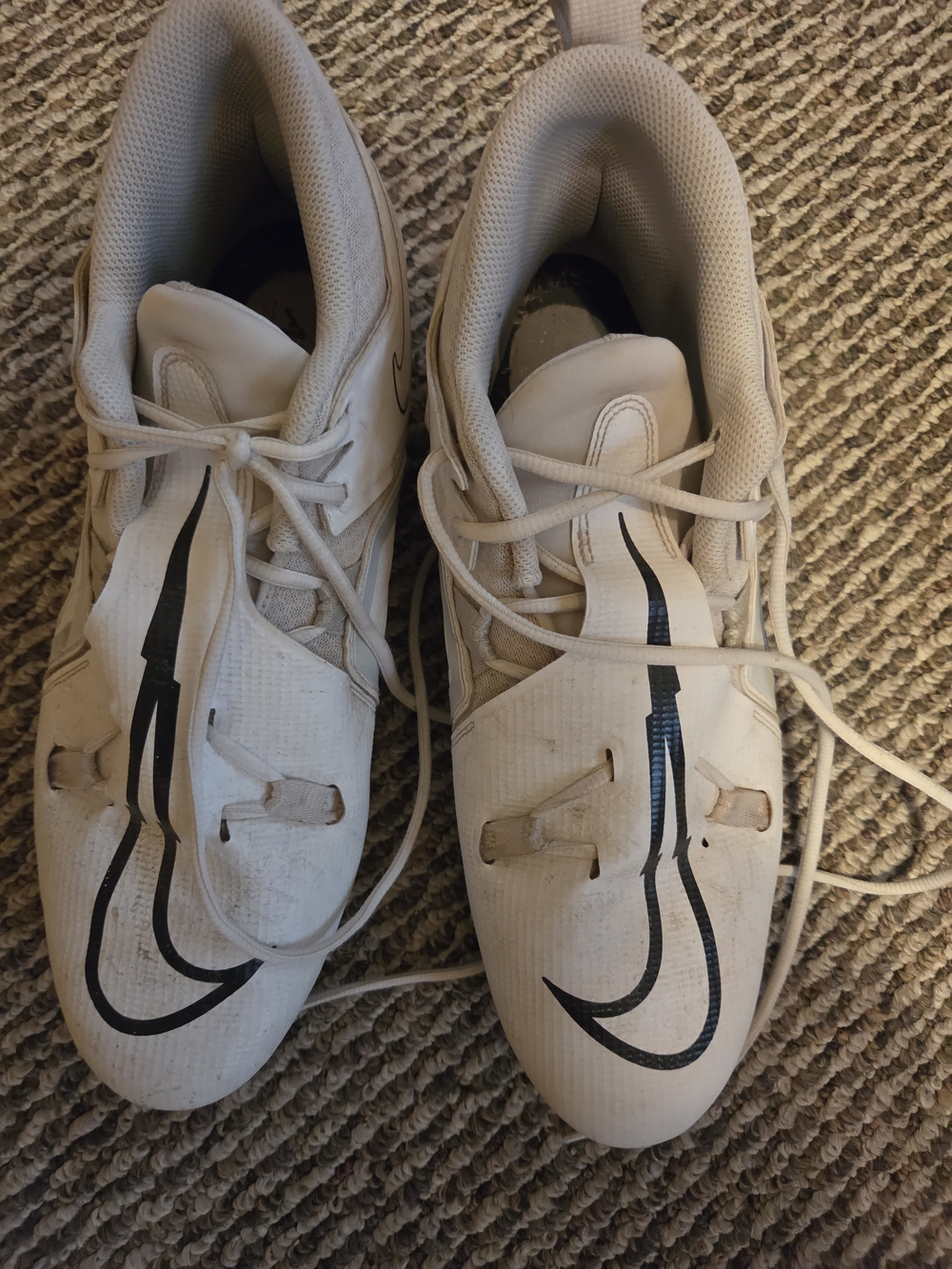 Nike Men’s White Athletic Shoes with Black Swoosh